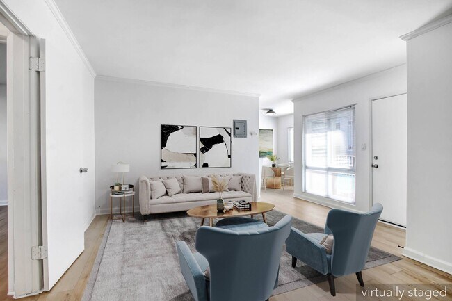 Building Photo - 1545 North Laurel