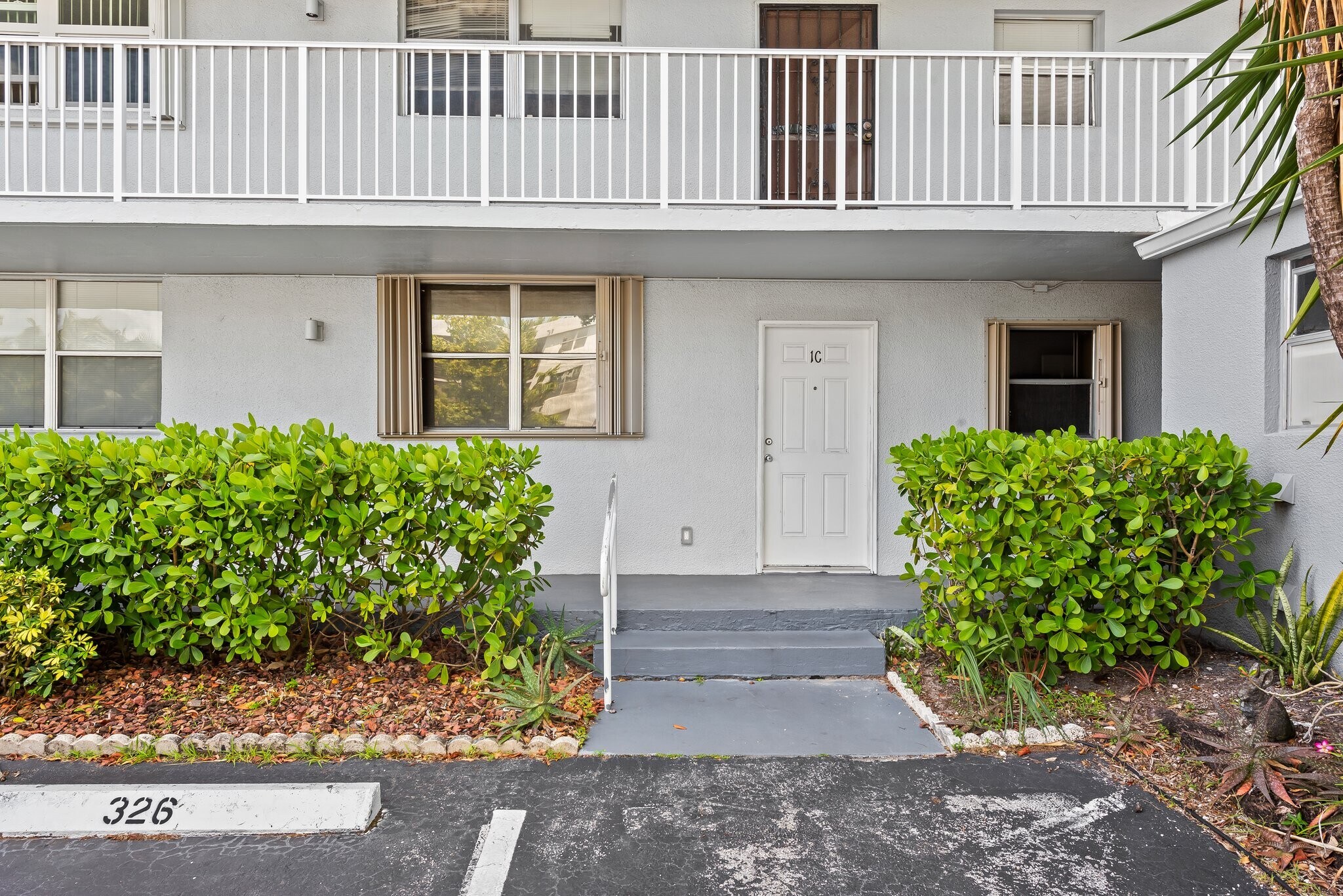 Building Photo - 111 Royal Park Dr
