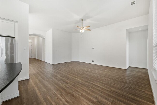 Building Photo - 22600 Fountaingrass Ln