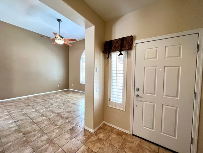 Building Photo - Nice 3 Bedroom Home in Sierra Morado