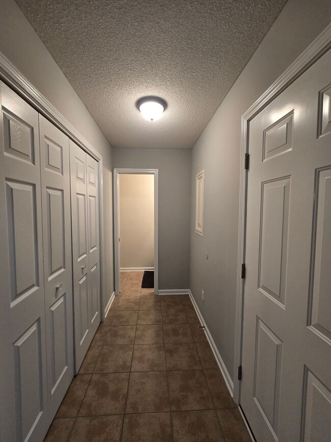 Building Photo - Woodland Park