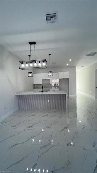 Building Photo - 1009 NE 15th Ln