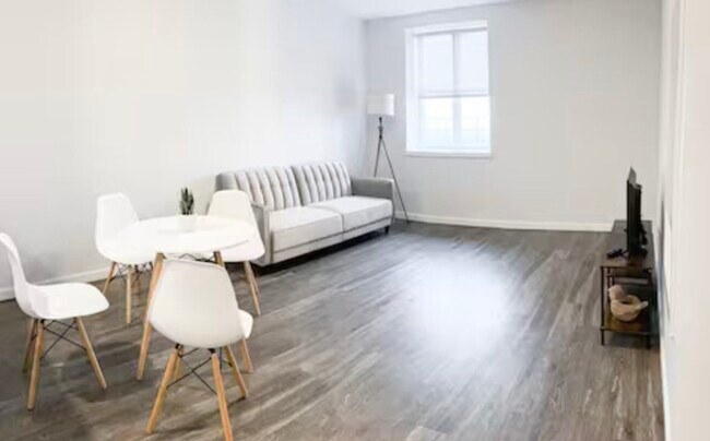 Building Photo - 1505 Commonwealth Ave