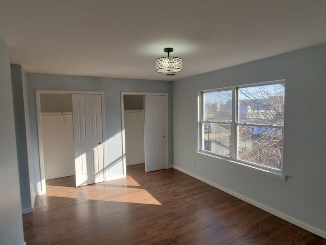 Building Photo - 16 Halleck St