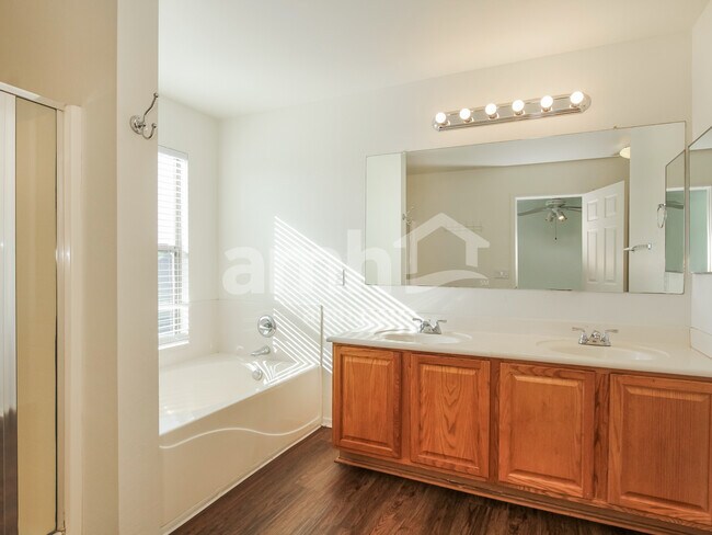 Building Photo - 3213 W Apollo Rd