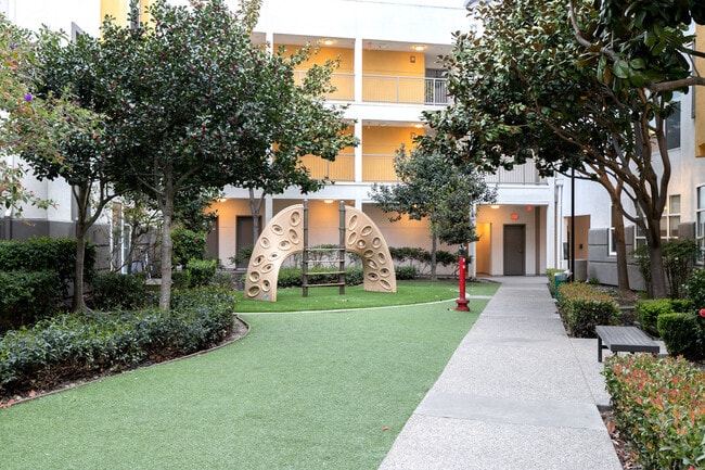 Building Photo - 101 McLellan Drive