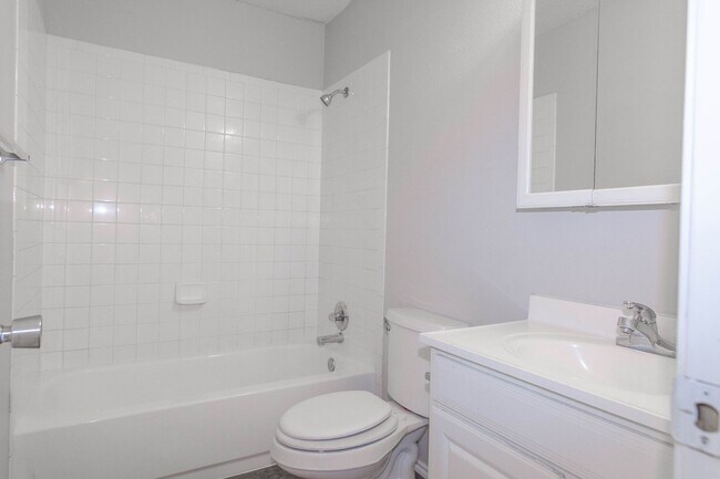 Building Photo - 2409 87th St