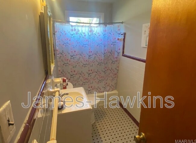 Building Photo - 1394 Avalon Ln