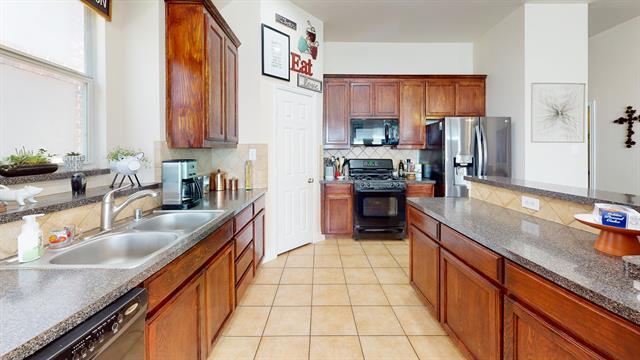 Building Photo - 2113 Lanshire Dr