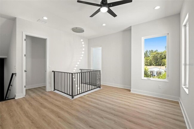 Building Photo - 1017 W Coral St