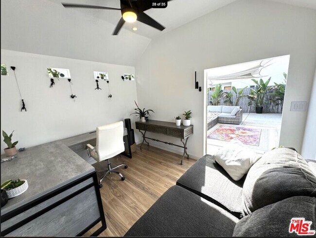 Building Photo - 2241 1/2 Harwood St