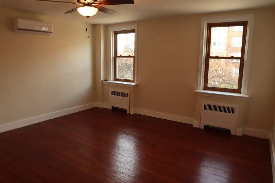 Building Photo - 6643 Sprague St