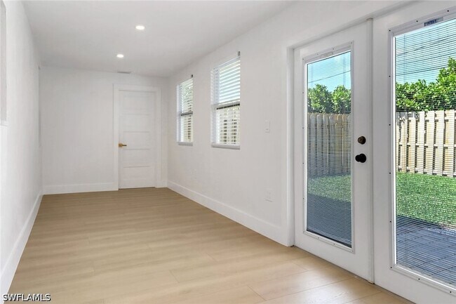 Building Photo - 4525 Fluvia Ave