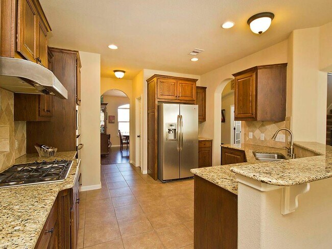Building Photo - 271 Longmont Ln