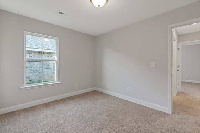 Building Photo - 105 Sorrelweed Dr