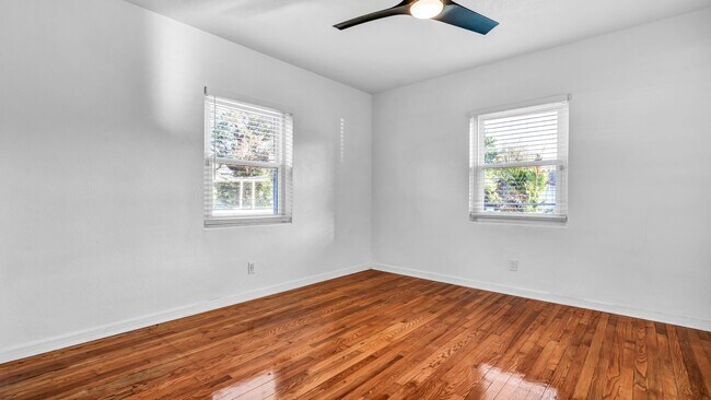 Building Photo - Beautiful S. Tampa 3BR/2BA remodeled home ...