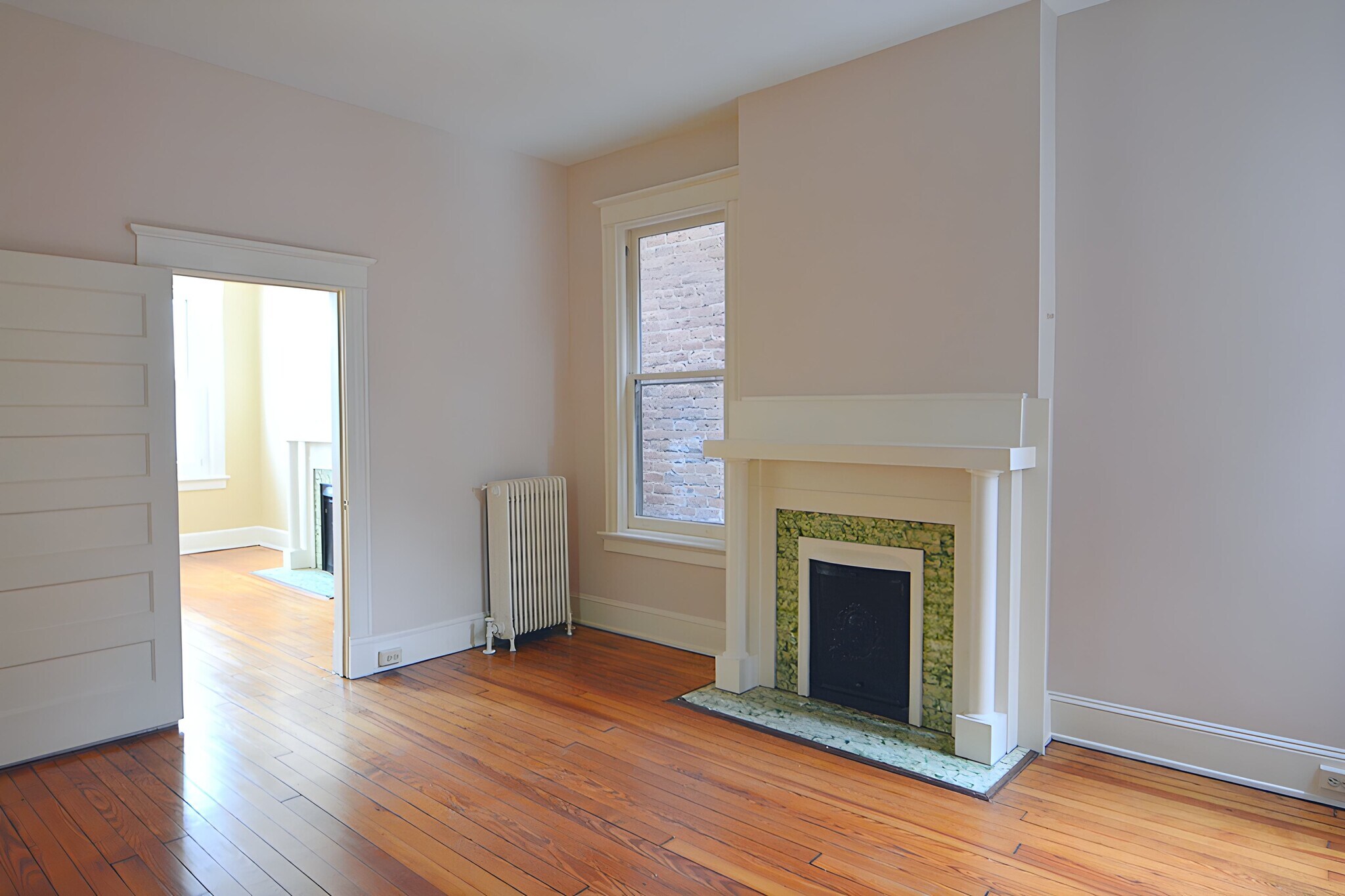 Building Photo - 2025 Grove Ave