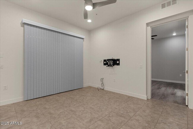 Building Photo - 6565 E Thomas Rd