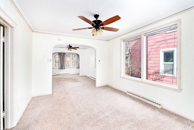 Building Photo - 5724 W 8th St