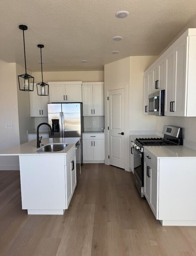 Building Photo - 732 S Liberty Cove Dr