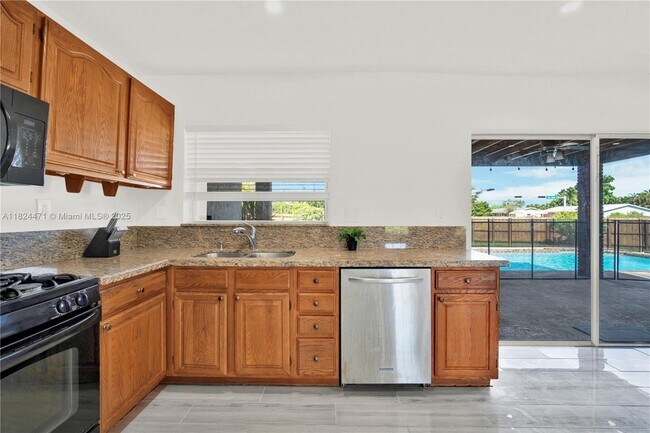 Building Photo - 10591 SW 122nd Ct