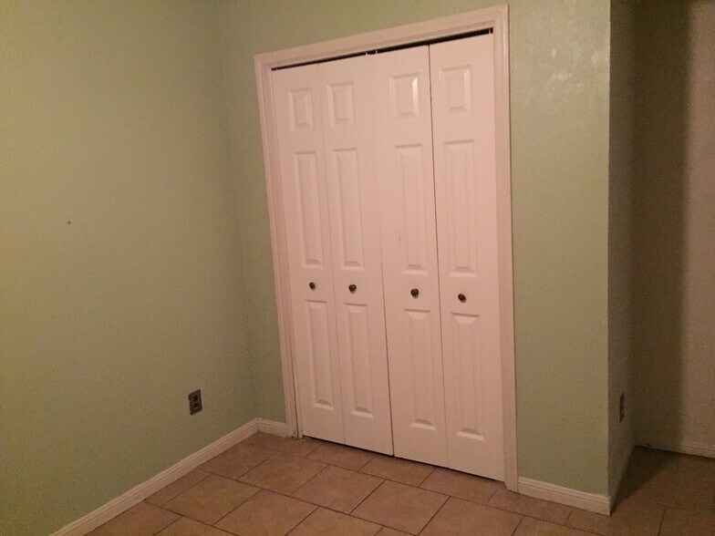 Building Photo - 489 Northwood Cir