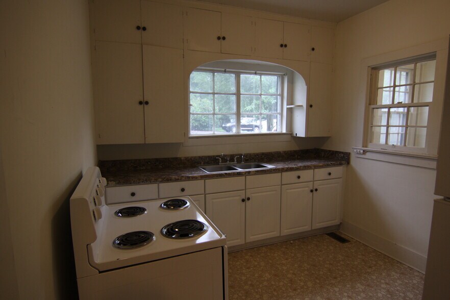 Building Photo - 251 Forbes Ave