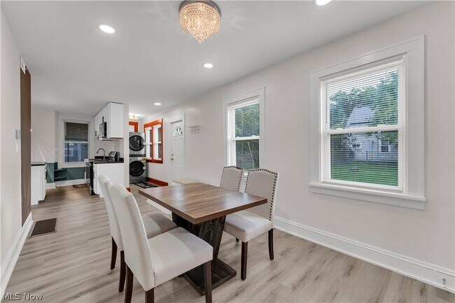 Building Photo - 3024 Vega Ave