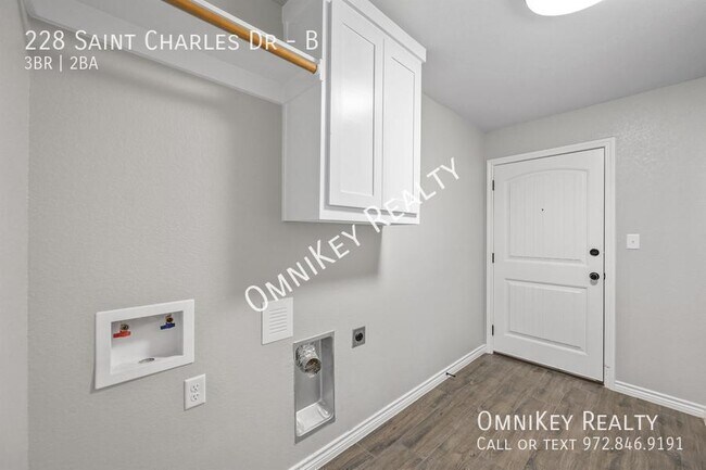 Building Photo - 228 St Charles Dr