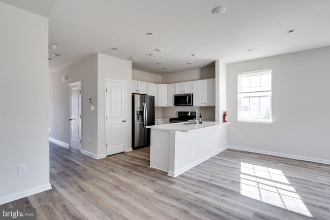 Building Photo - 69 Nelsons Wy