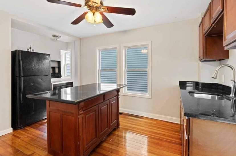 Kitchen - 23 Rockland St