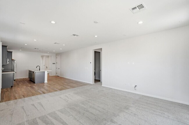 Building Photo - 641 S Davidson Ln