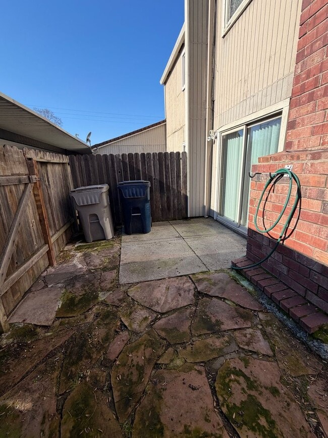 Building Photo - ***Half of First Month Rent until 1/31/26***2 Bedroom Condo in Natomas