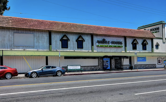 Whole Foods (on the same street) just a 5 minute walk - 5115 Coldwater Canyon Ave