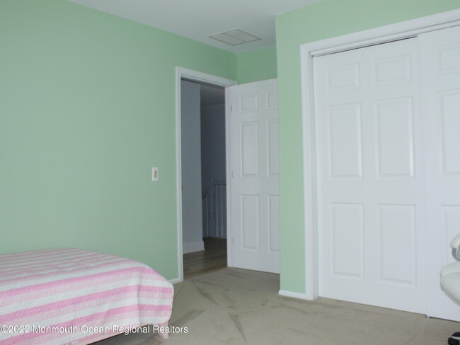 Building Photo - 5002 Trotters Way