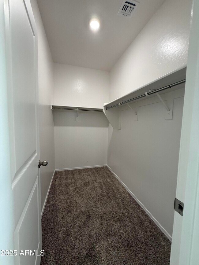 Building Photo - 4620 S 104th Gln