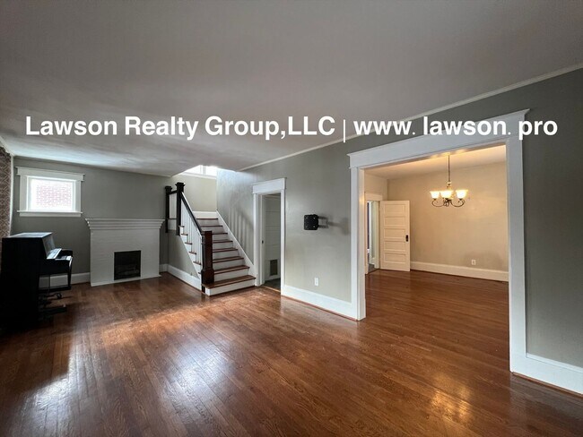 Building Photo - Heart of Grandin Court- Location, Location, Location!