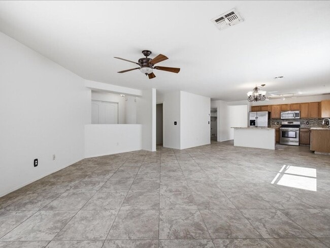 Building Photo - 9909 E Rocky Wash Dr
