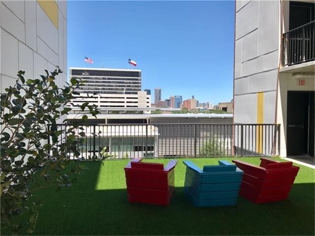 Building Photo - 3550 Main St