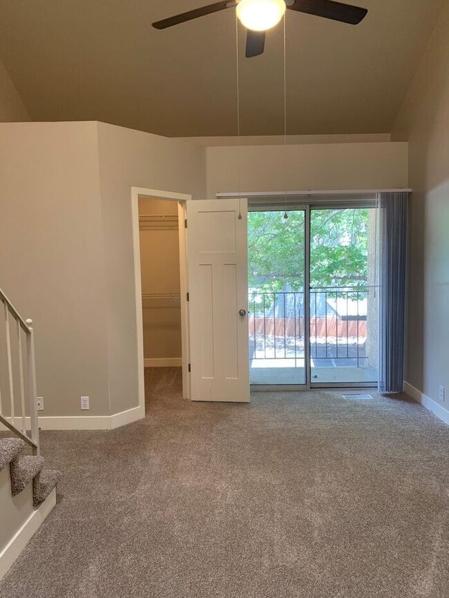 Building Photo - Spacious 2 Bed 1.5 Bath Townhome in Murray...