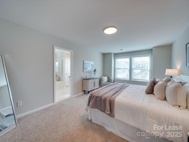 Building Photo - 574 Altamonte Dr