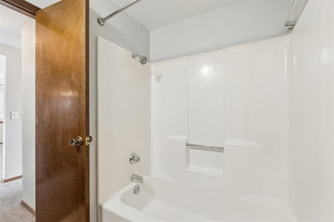 Building Photo - 2905 SW 82nd St