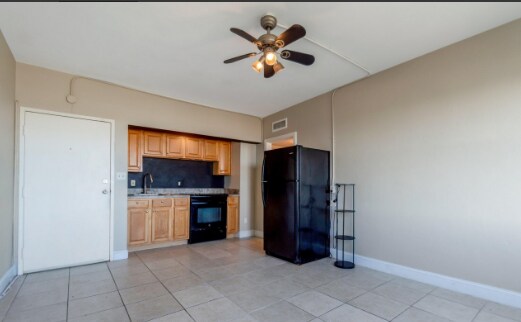 Building Photo - 311 W Ashley St