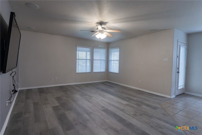 Building Photo - 2203 Love Rd