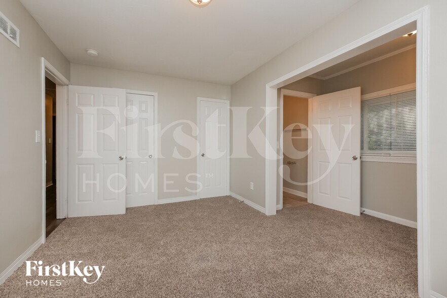 Building Photo - 2158 Beecher Cir SW
