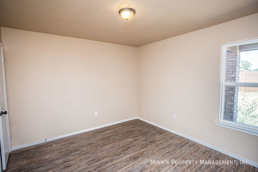 Building Photo - 2508 N Ave O