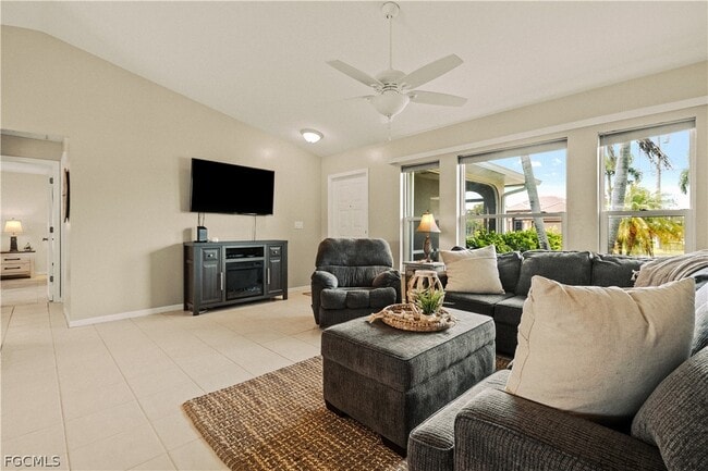 Building Photo - 408 SE 23rd Terrace