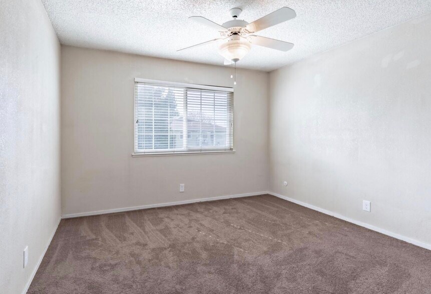 Building Photo - 459 W Alamos Ave
