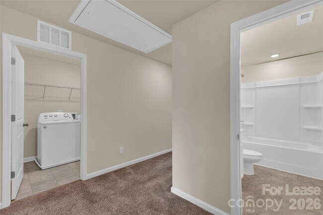 Building Photo - 2777 Yeager Dr NW