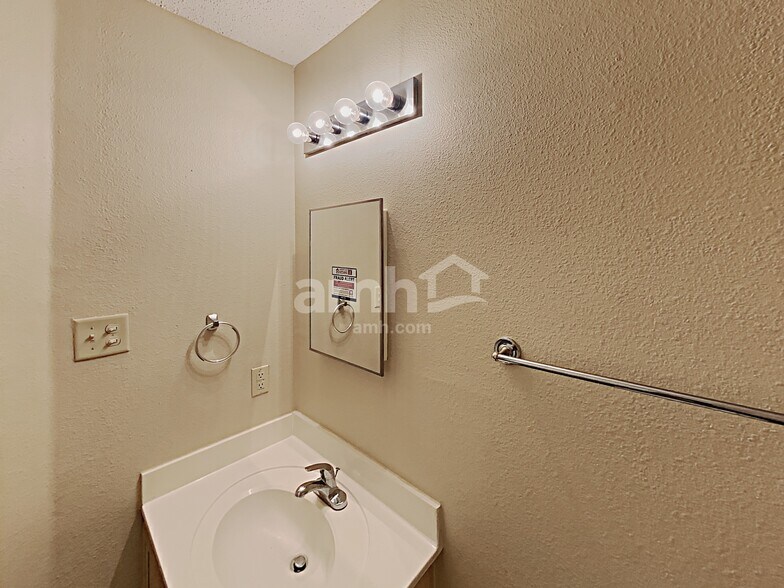 Building Photo - 8319 Tavern Pt